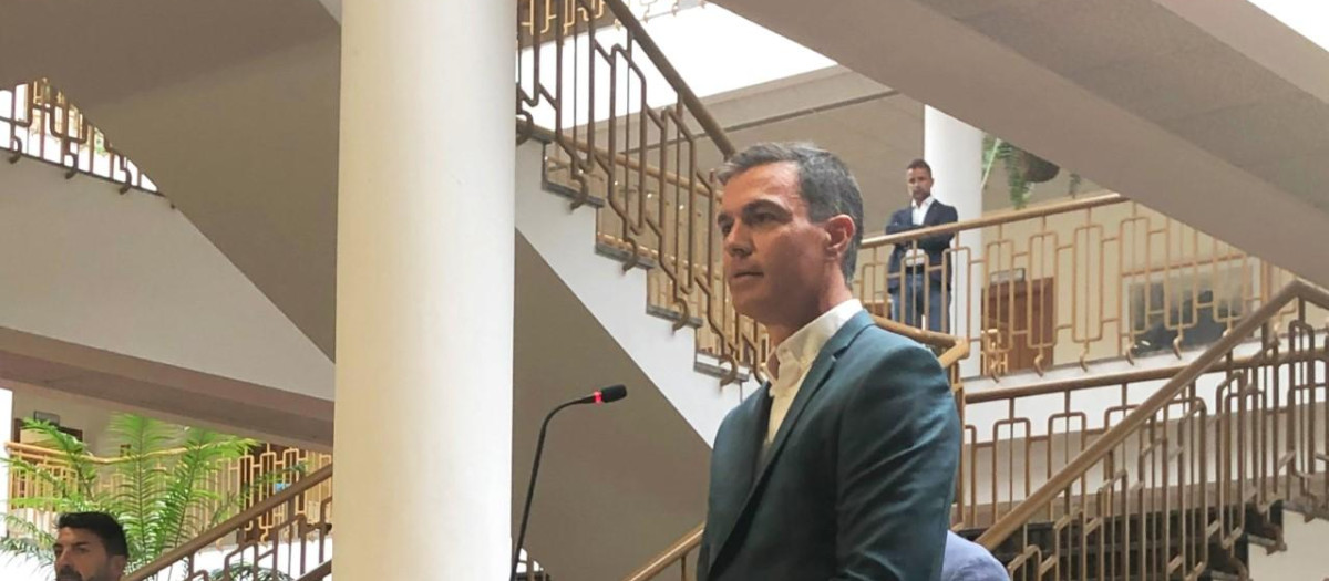 El presidente del Gobierno, Pedro Sánchez, durante su comparecencia tras reunirse con los socialistas canarios
