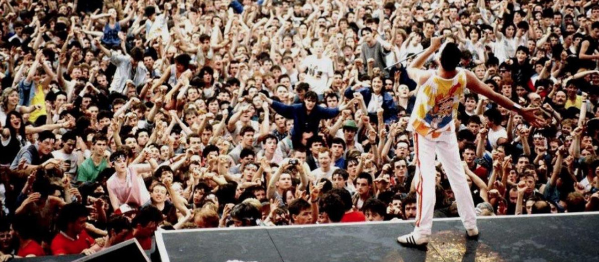 Freddie Mercury en 9 de agosto de 1986 en Knebworth