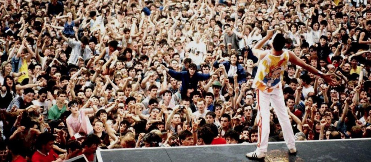 Freddie Mercury en 9 de agosto de 1986 en Knebworth