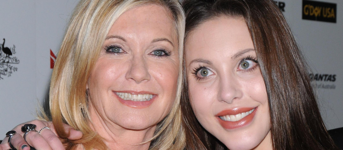 January 22, 2011  Hollywood, Ca.
Olivia Newton John and daughter Chloe Lattanzi
2011 G'Day USA Los Angeles Black Tie Gala Honoring Barry Gibb, Roy Emerson and Abbie Cornish at the Hollywood Palladium
© Tammie Arroyo / AFF-USA.COM