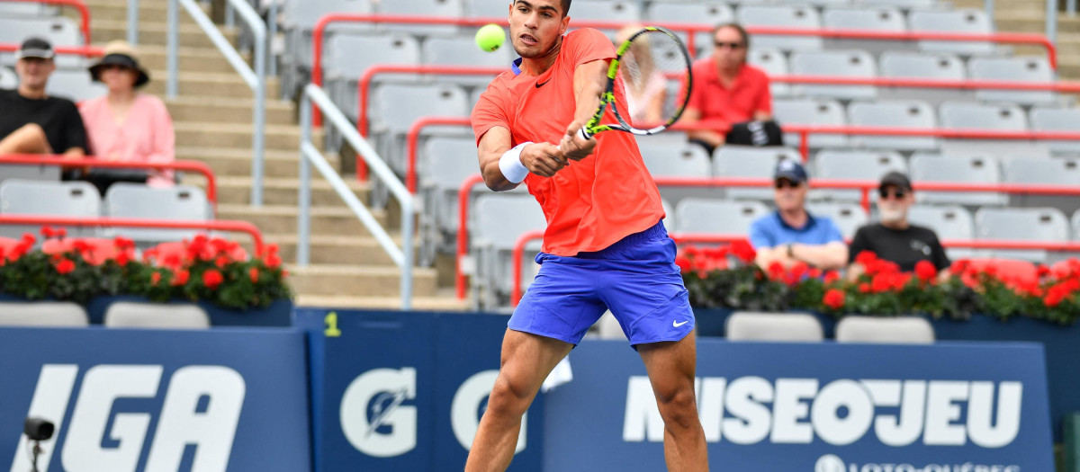 Carlos Alcaraz en el partido de su debut en el Masters 1000 de Canadá