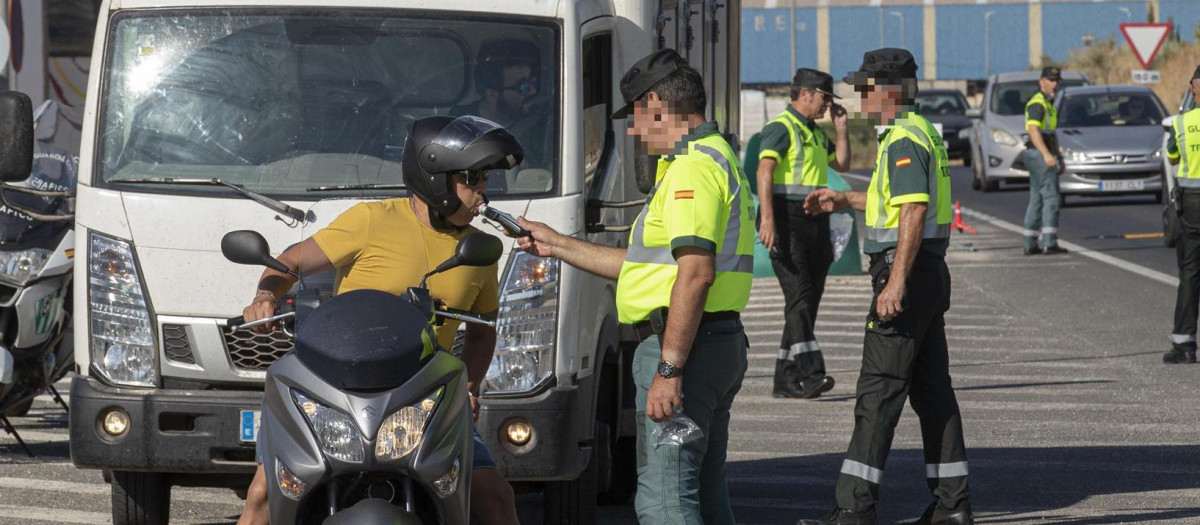 El alcohol y las drogas están presentes en el 50 % de fallecidos en carretera