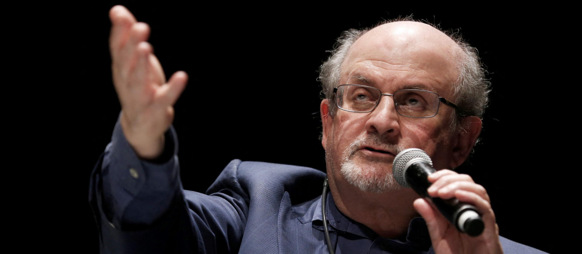 El escritor Salman Rushdie