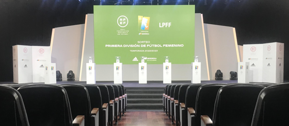 El salón donde se realizó el sorteo del calendario de la primera división femenina