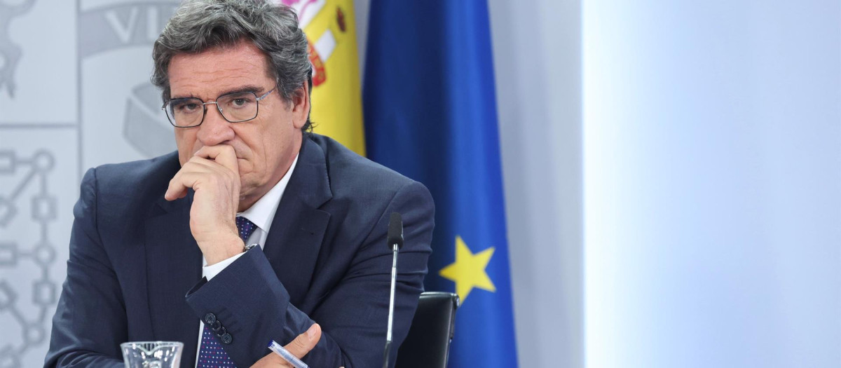 El ministro de la Seguridad Social, José Luis Escrivá, debería explicar algunas cosas que no están claras.