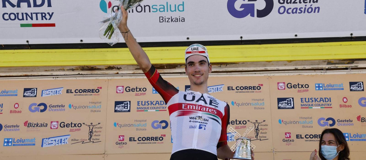 Juan Ayuso ganó su primera carrera profesional hace pocas semanas en Guecho