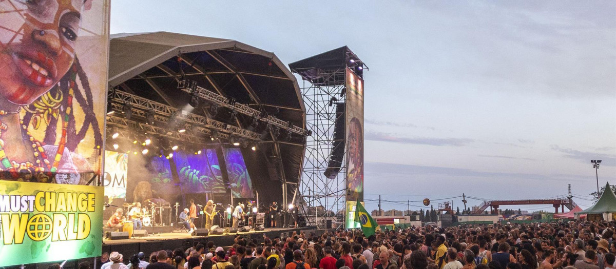 La banda jamaicana The Skatalites durante el concierto de la primera jornada del Rototom Sunsplash, el festival de música reggae más importante del mundo