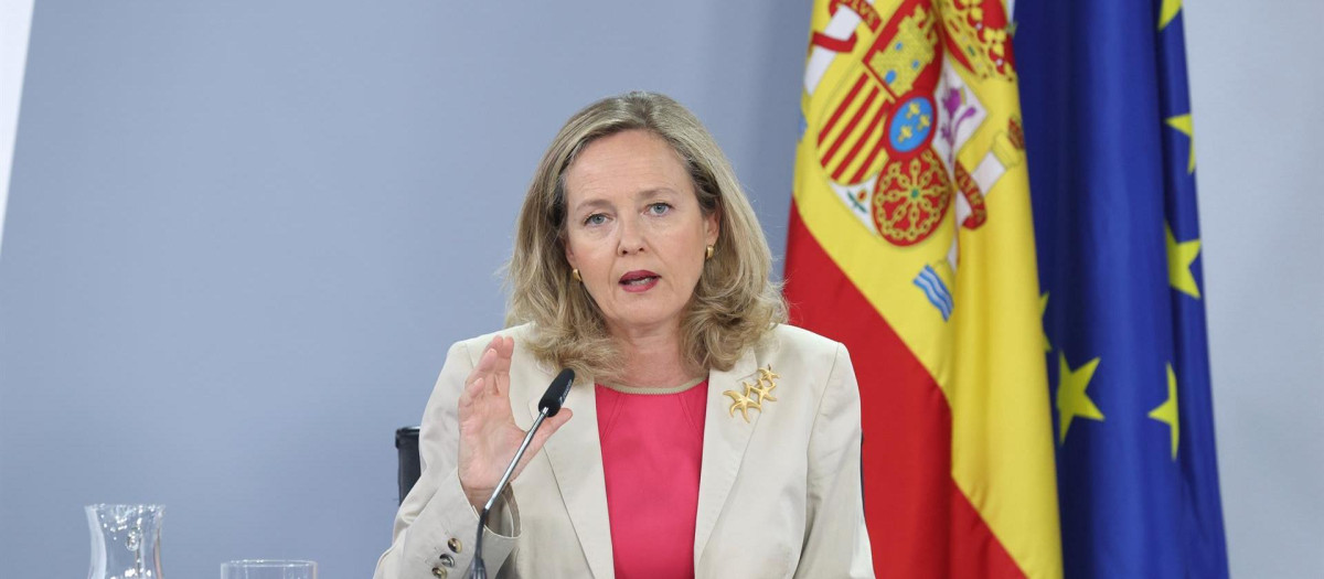 La ministra de Asuntos Económicos, Nadia Calviño, sigue viendo cómo cae la constitución de empresas.