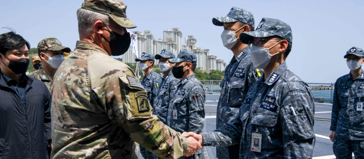 Militares estadounidenses y surcoreanos