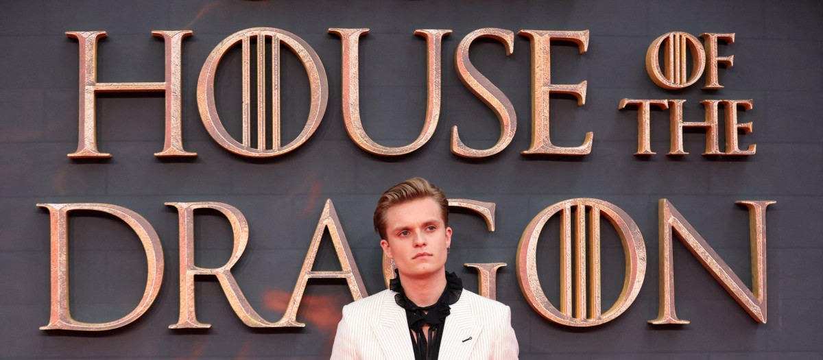 Tom Glynn-Carney interpreta a Aegon Targaryen en 'La casa del dragón'