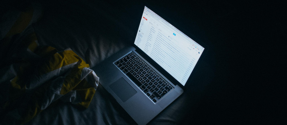 Un ordenador con Gmail abierto