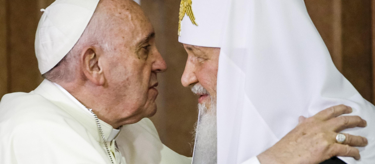 FILE ‚Äî In this Friday, Feb. 12, 2016 file photo, Pope Francis, left, reaches to embrace Russian Orthodox Patriarch Kirill after signing a joint declaration at the Jose Marti International airport in Havana, Cuba.  Pope Francis hasn‚Äôt made much of a diplomatic mark in Russia‚Äôs war in Ukraine as his appeals for an Orthodox Easter truce went unheeded and a planned meeting with the head of the Russian Orthodox Church was canceled. (AP Photo/Gregorio Borgia, Pool)