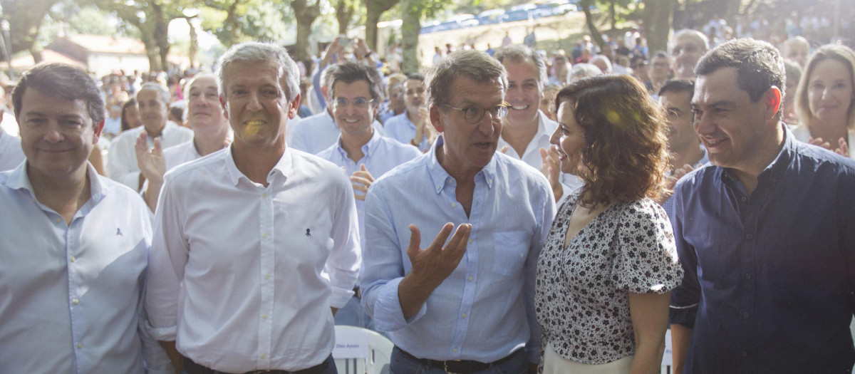 Alberto Núñez Feijóo, Isabel Díaz Ayuso, Juanma Moreno, Alfonso Rueda y Alfonso Fernández Mañueco