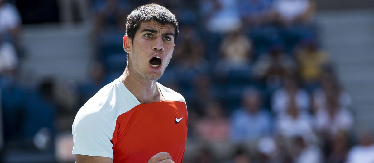 Carlos Alcaraz pasó sin problemas a segunda ronda del US Open