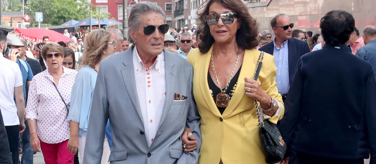 El torero Jaime Ostos y María Ángeles Grajal durante un festejo Taurino de la Feria de San Isidro 2019 en Madrid. 22/05/2019