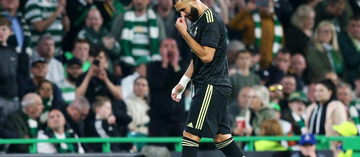 Benzema, en el momento en el que se retiró de Celtic Park