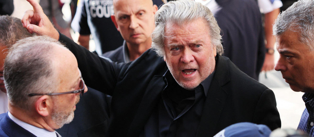 Steve Bannon, exasesor de Trump, se entregó a la Fiscalía de Nueva York