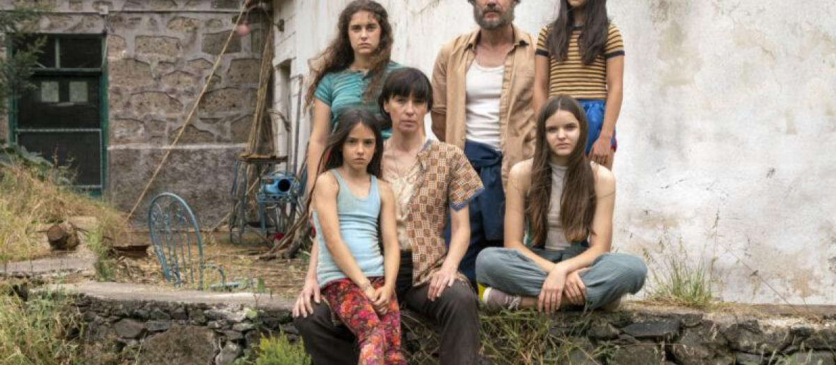 Imagen promocional de la película 'La casa entre los cactus'