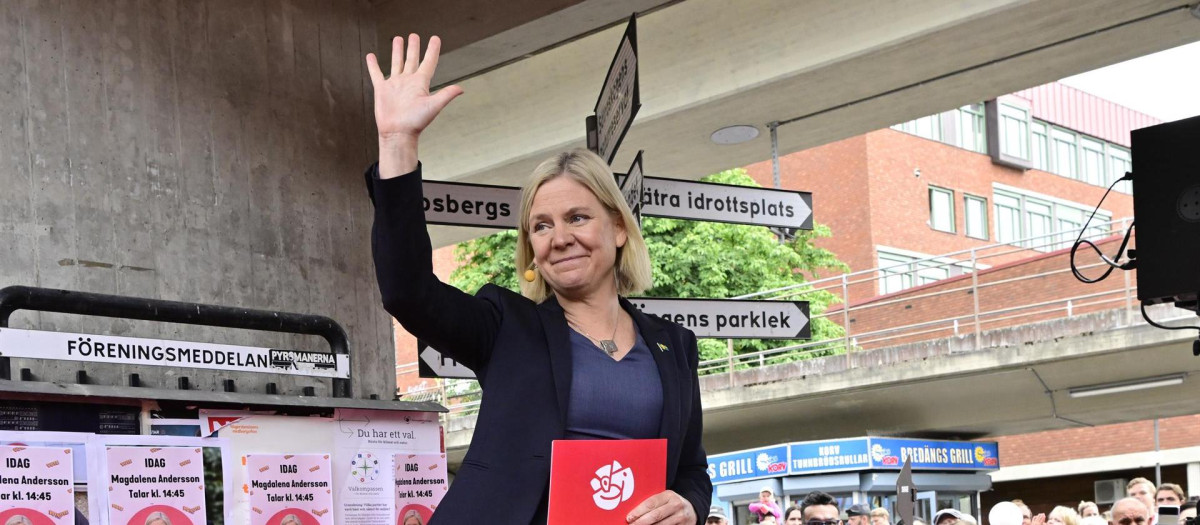 La Primera Ministra de Suecia y líder del Partido de los Socialdemócratas, Magdalena Andersson, asiste a una reunión de campaña durante las elecciones generales en Bredang, en las afueras de Estocolmo, Suecia.