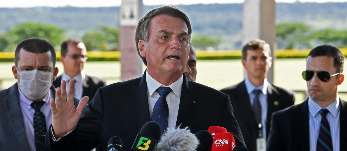 El presidente brasileño Jair Bolsonaro en conferencia de prensa