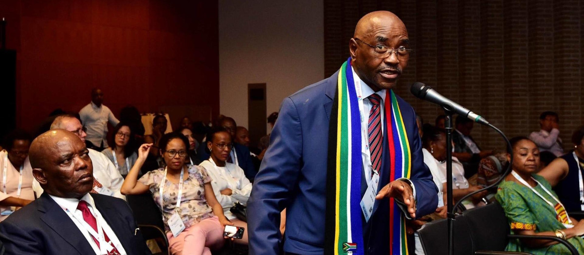 El ministro del Interior de Sudáfrica, Aaron Motsoaledi.