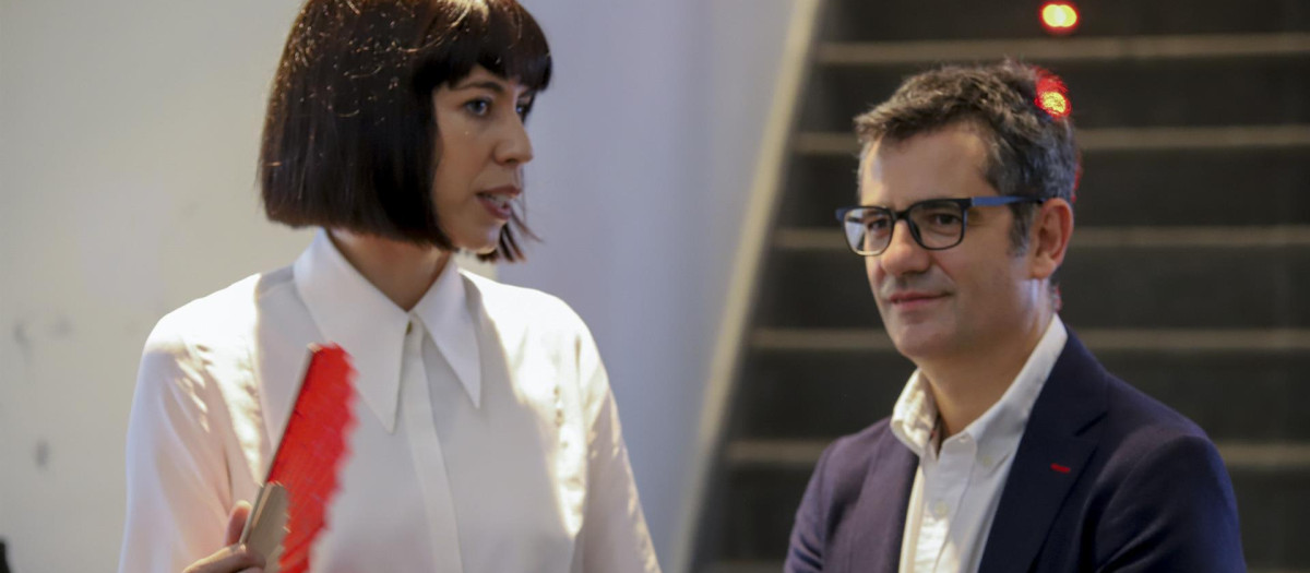 La ministra de Ciencia, Diana Morant, acompañada del ministro de Presidencia, Félix Bolaños, este domingo en La Palma