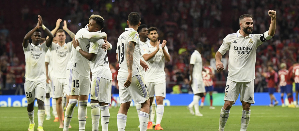 El Real Madrid celebrando su victoria en el Metropolitano