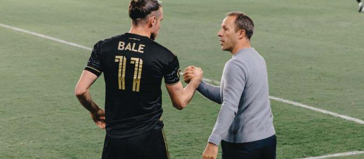 Gareth Bale junto a su entrenador en Los Ángeles