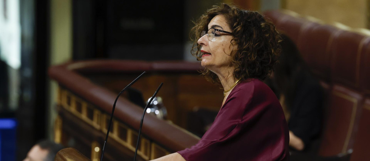 La ministra de Hacienda, María Jesús Montero, en el Congreso de los Diputados