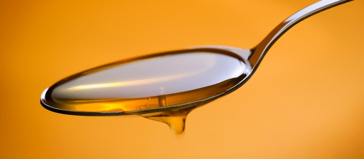 .food,aliment,life,exist,existence,living,lives,liquid,sweet,wood,stream,golden,sugar,metal,drop,kitchen,cuisine,boil,cooks,boiling,cooking,droplet,still,wooden,tasty,nutrition,ingredient,dessert,table,eating,eat,eats,spoon,fluid,honey,nature,healthy,drip,drops,seeping,sopping,drips,insect,bee,stick,utensil,delicious,still-life,herbal,vitamin