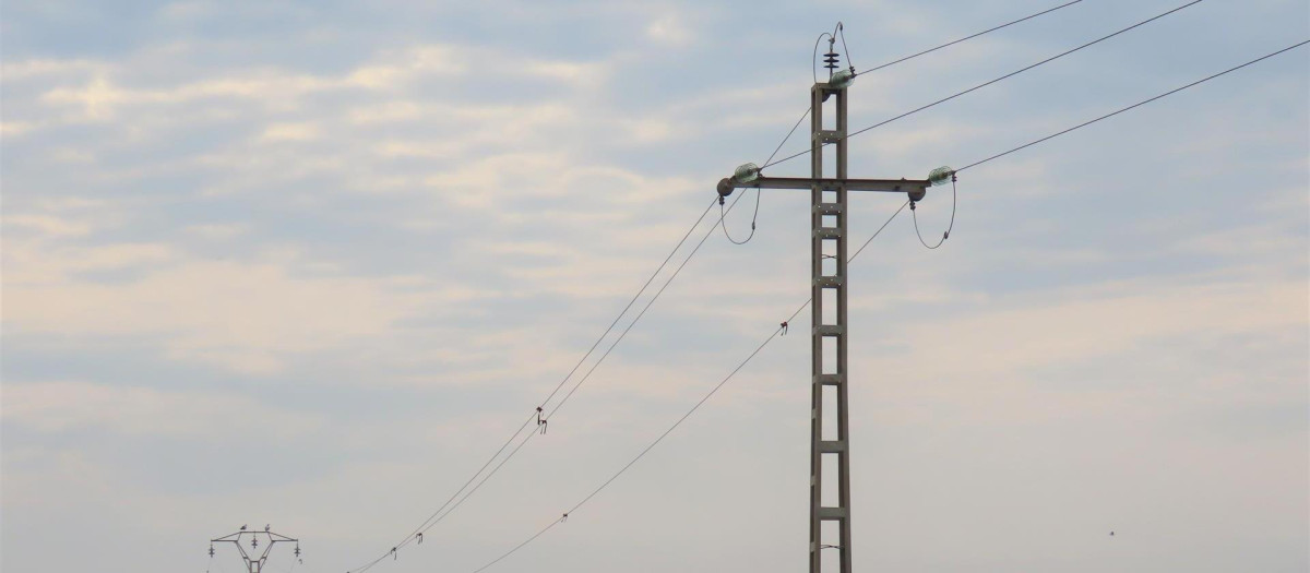 El precio de la luz marca este sábado su precio más bajo desde la excepción ibérica, con 155,78 euros/MWh