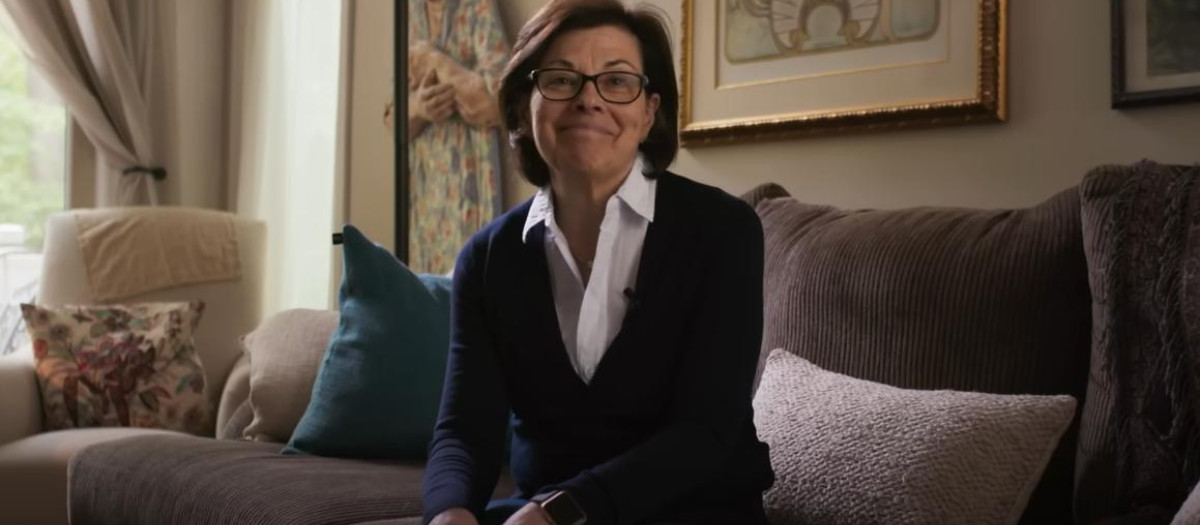 Nancy Salzman, confundadora de la secta sexual NXIVM y condenada por ello, en una entrevista del documental The Vow