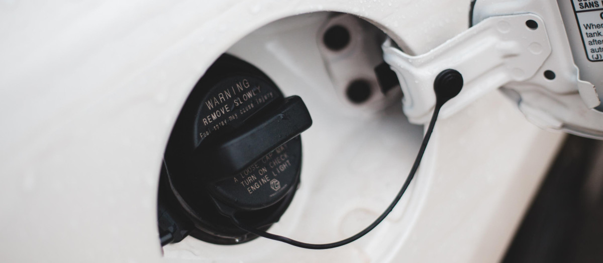 Los coches híbridos enchufables no necesitan utilizar el depósito de gasolina si recargan diariamente y no recorren grandes distancias