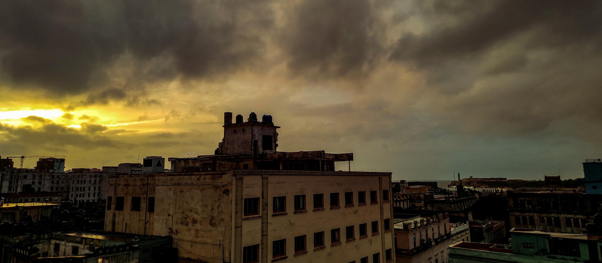 Vista de La Habana tras el paso del huracán Ian