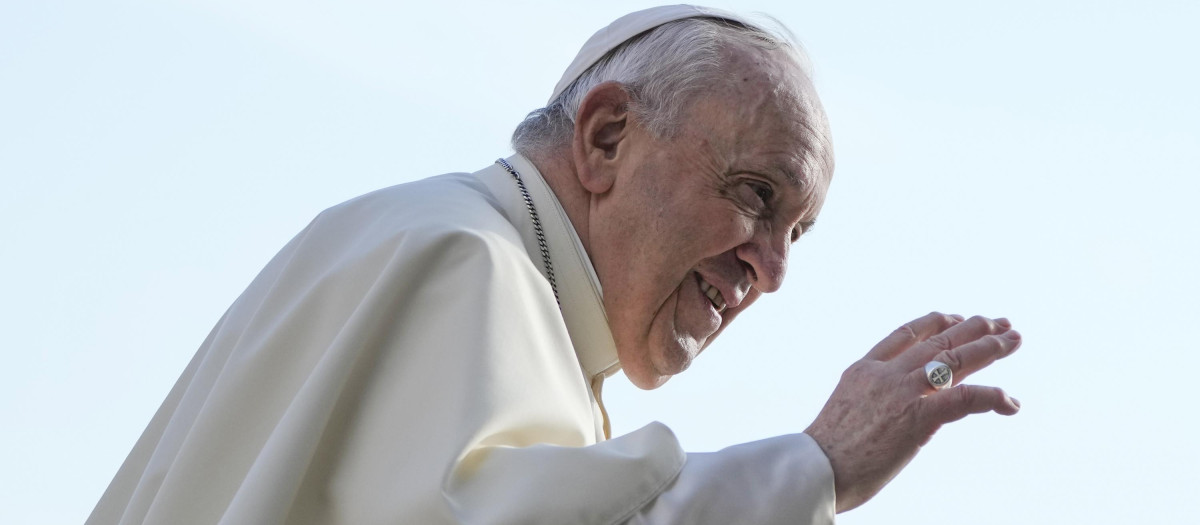 El Papa sobre la oración "saludar al Señor con el corazón, pocas palabras y obras buenas".