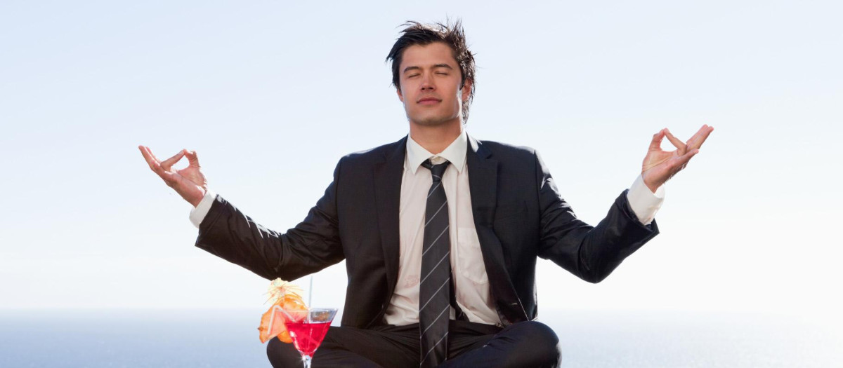 La OMS aconseja yoga y meditación para mejorar la salud mental en el trabajo