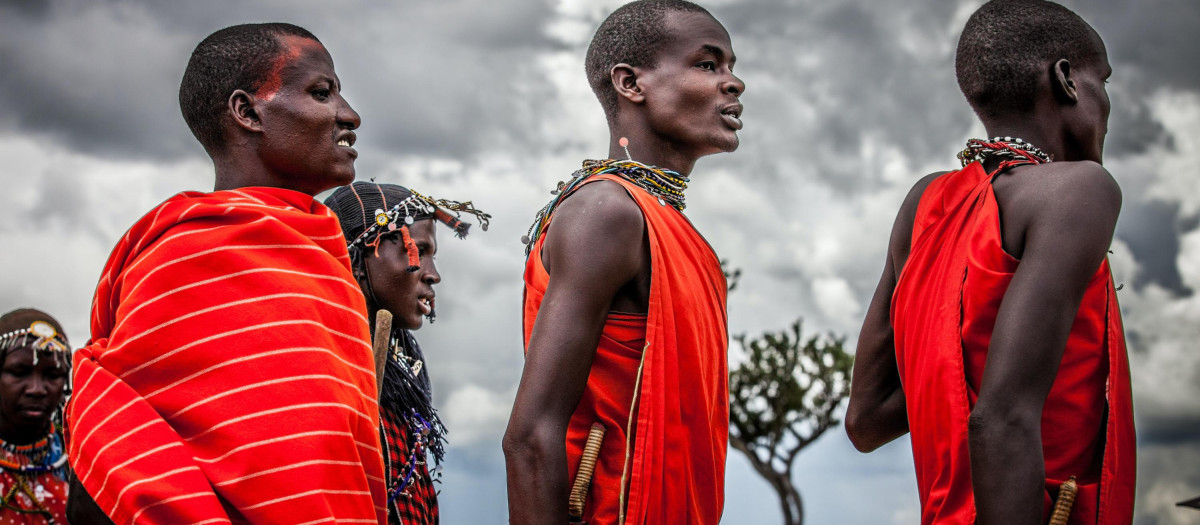 Los masáis​​ viven entre Kenia meridional y Tanzania septentrional