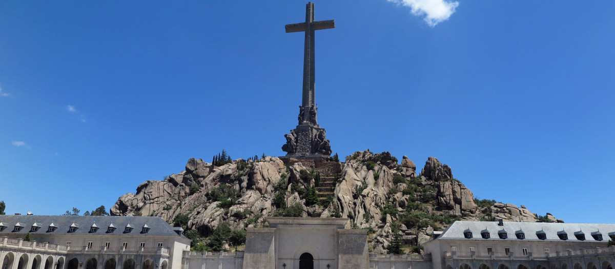 Los monjes residen en la Abadía Benedictina de la Santa Cruz del Valle de los Caídos desde 1958