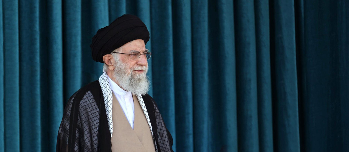 Ali Khamenei en la ceremonia de graduación de las Fuerzas Armadas en Tehran, Iran