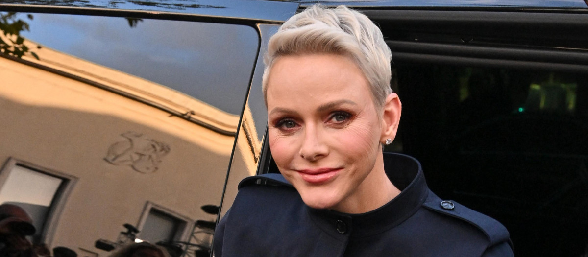 Princess Charlene de Monaco arriving at Akrisevent during Paris Fashion Week in Paris, France on October 1, 2022.