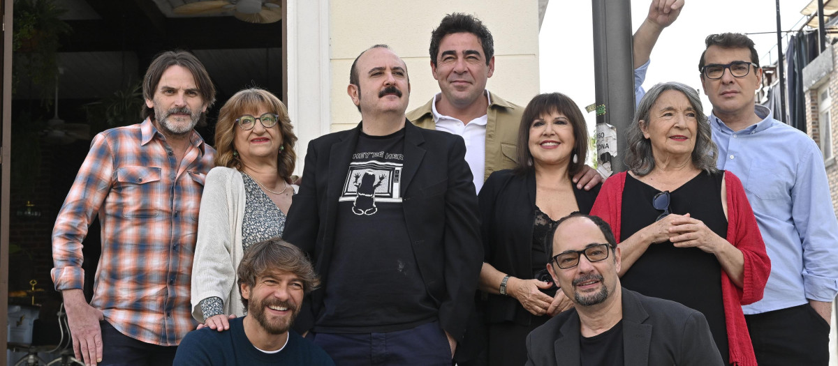 Felix Gómez, Jordi Sánchez, Pablo Chiapella, Fernando Tejero, Luis Merlo, Carlos Areces, Loles Leon, Petra Martínez y Mamen García, en la presentación de la nueva temporada de La que se avecina