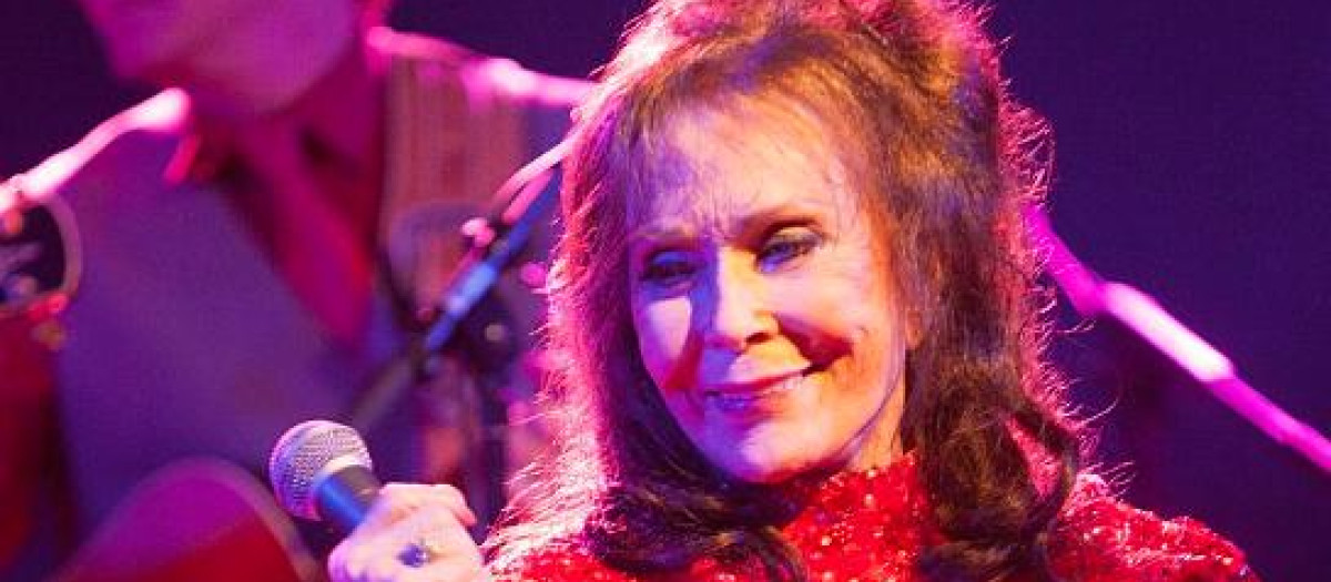 Loretta Lynn durante un concierto en 2016