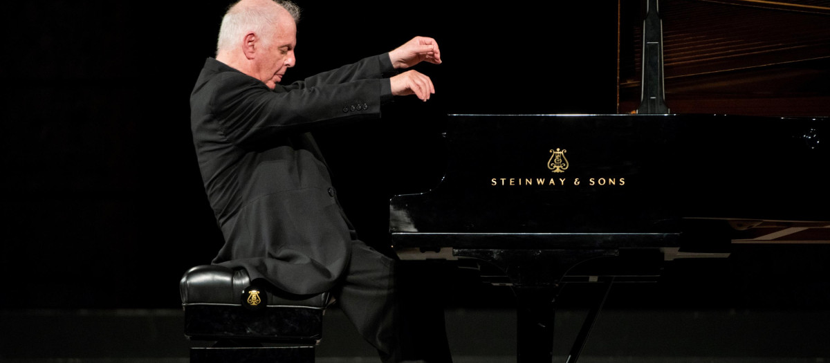 El pianista y director Daniel Barenboim durante su actuación en el Festival Internacional de Música y Danza de Granada