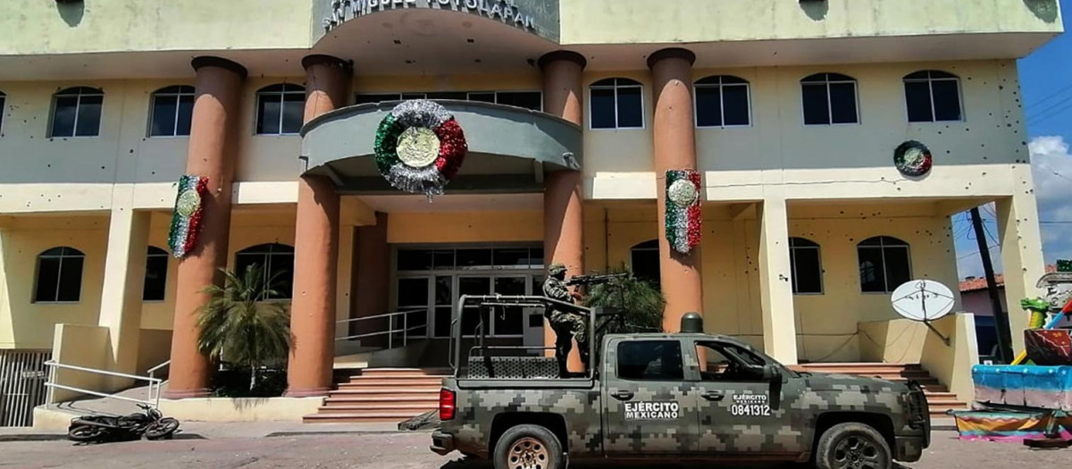 Fachada del Palacio Municipal de San Miguel Totolapan
