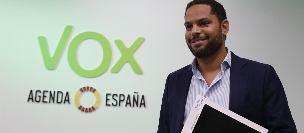 Ignacio Garriga en rueda de prensa tras su nombramiento como secretario general de Vox, en la sede nacional del partido
