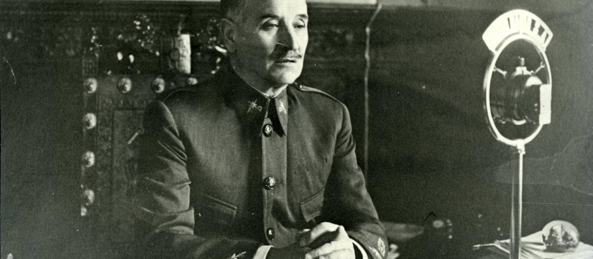 Las alocuciones de Queipo de Llano a través de Unión Radio S.A., durante la Guerra Civil, fueron numerosas. Se han contabilizado hasta seiscientas, desde que las tropas sublevadas ocuparon Sevilla
