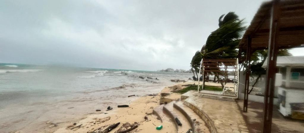 El huracán Julia toca tierra en Nicaragua con vientos de 140 km/h