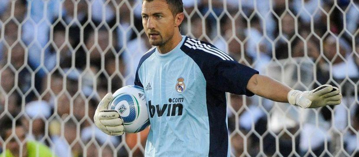 Jerzy Dudek en un partido con el Real Madrid