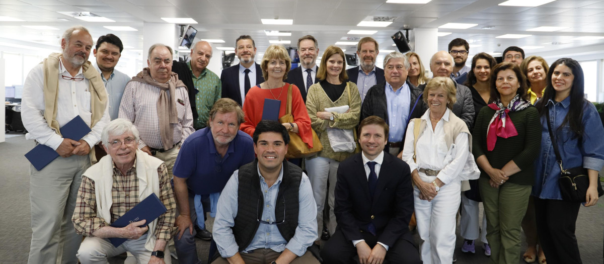 Visita chilenos a El Debate