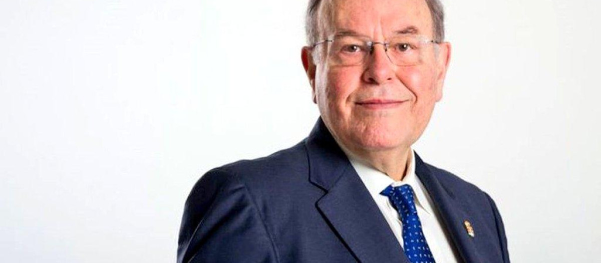 César Nombela.